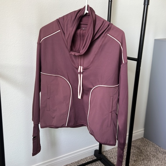 FREE PEOPLE Act Fast Warmth Layer in maroon NWOT sz Large - Picture 3 of 12